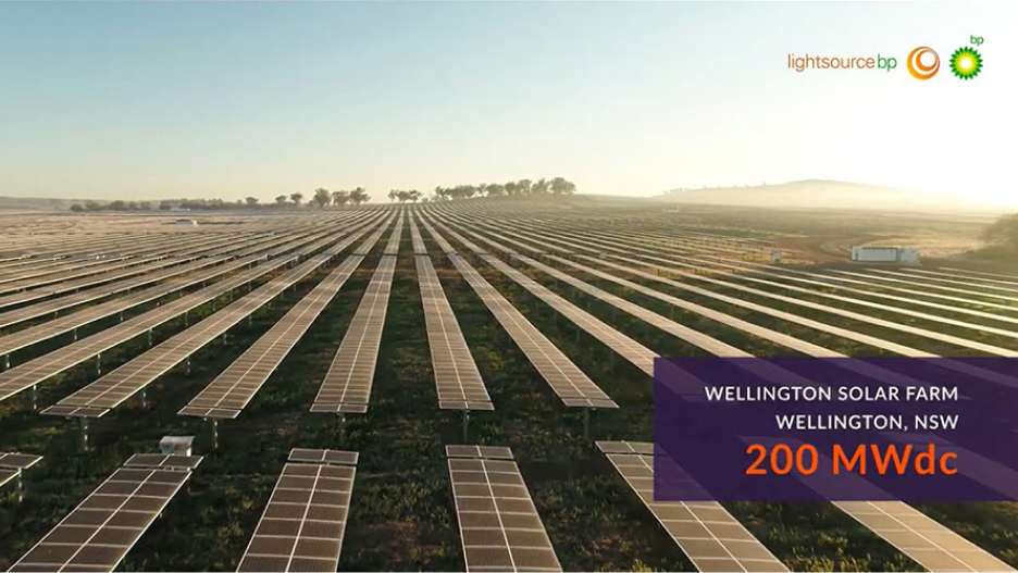 Aerial view of the Wellington Solar Farm, a 200 MWdc solar power facility in Wellington, NSW, Australia.